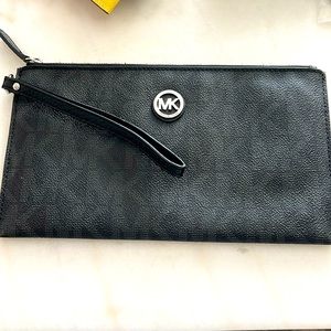 Michael Kors wristlet